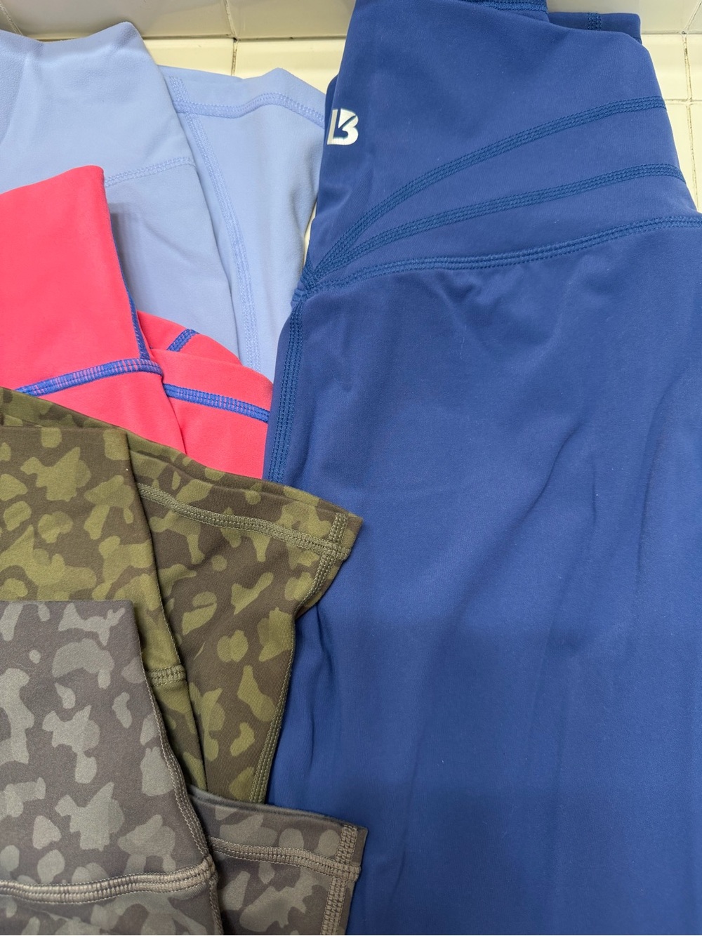 Buff Bunny Bundle| 4 Biker Shorts + 1 Legging| Bundle & Save - Picture 4 of 9